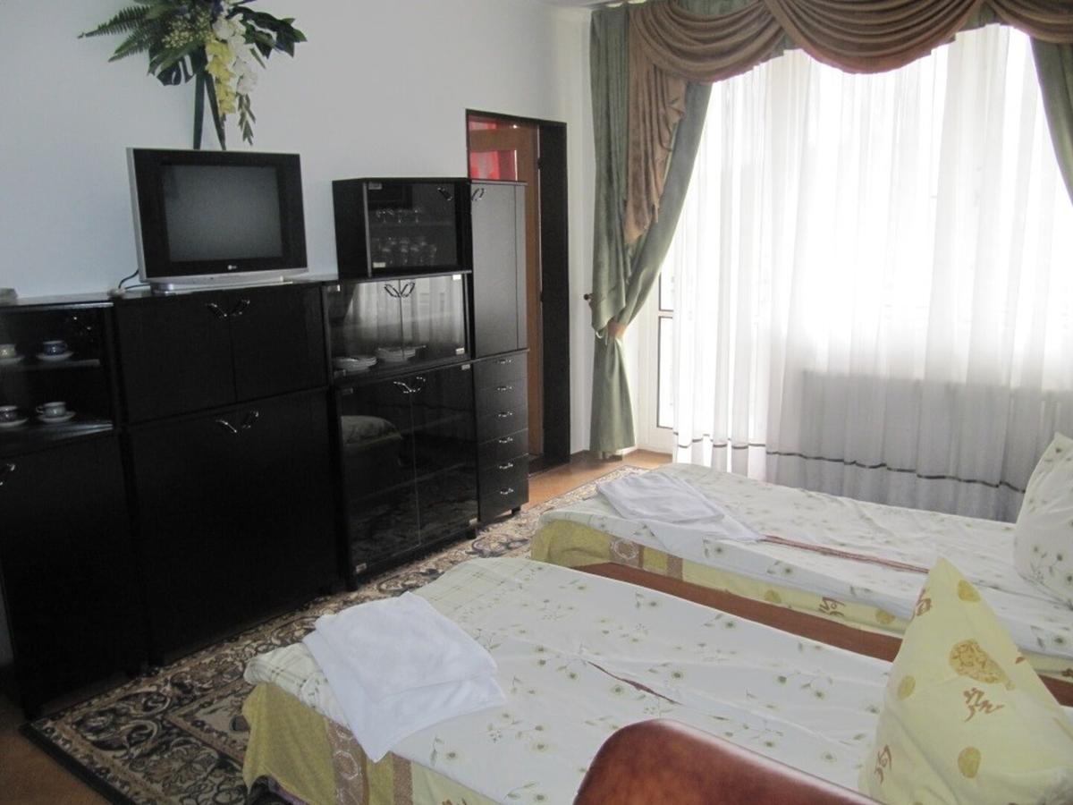 Karpaty Hotel Яремче Екстериор снимка