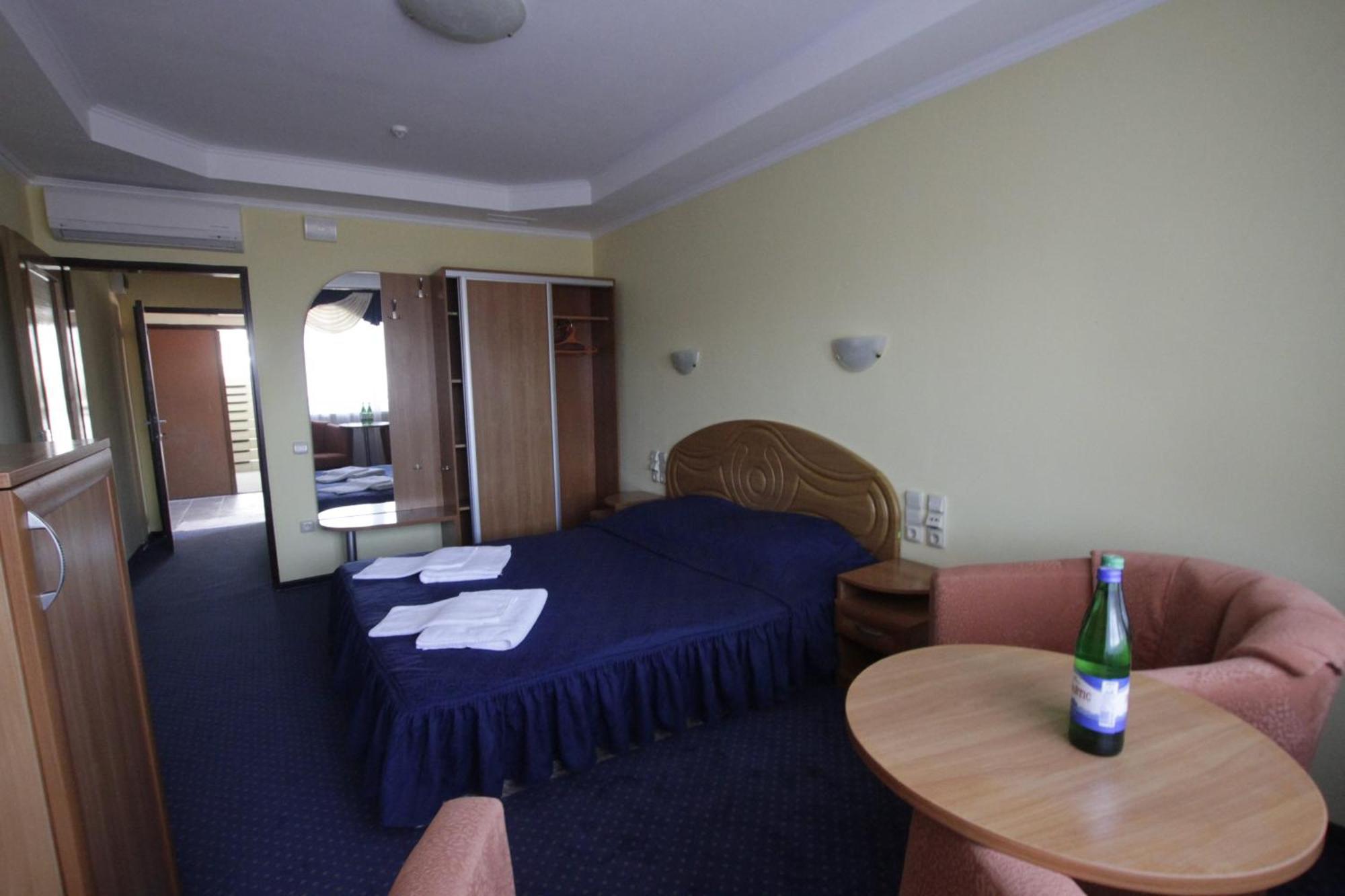Karpaty Hotel Яремче Екстериор снимка